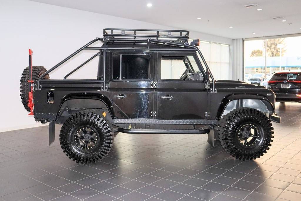 Land-rover-defender-110-1993-black-22