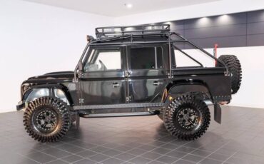Land-rover-defender-110-1993-black