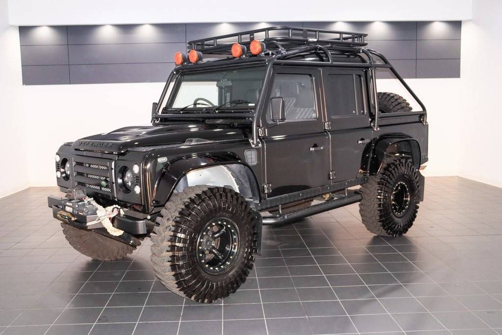 Land-rover-defender-110-1993-black-6