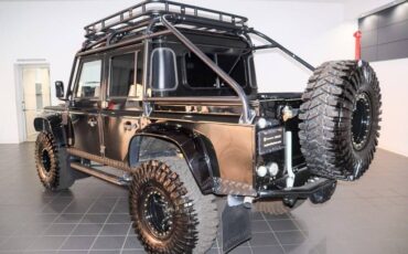 Land-rover-defender-110-1993-black-7