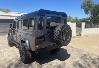 Land-rover-defender-110-1994-grey-5