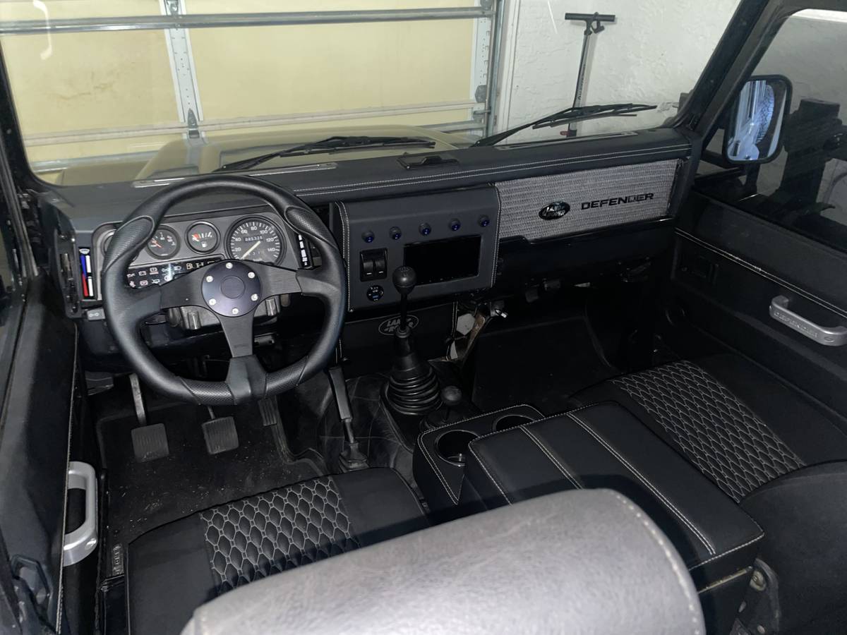 Land-rover-defender-110-1994-grey-6