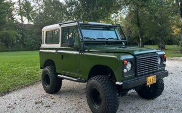 Land-rover-defender-1968-green-1