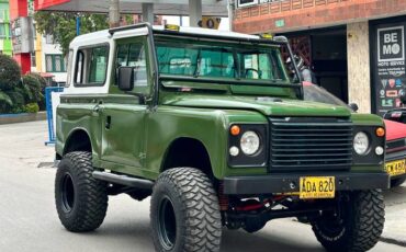 Land-rover-defender-1968-green-3