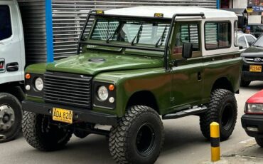 Land-rover-defender-1968-green-6