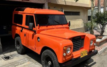 Land-rover-defender-1982-orange-10