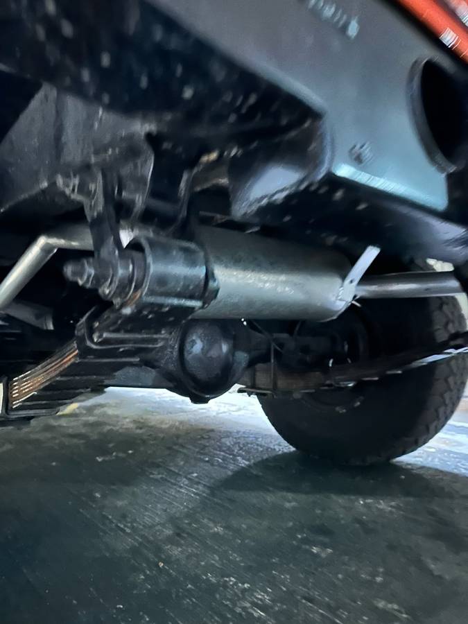 Land-rover-defender-1982-orange-8