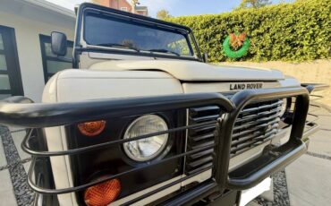 Land-rover-nas-90-1995-white-13