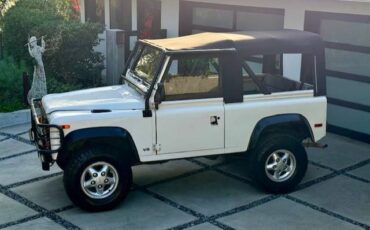 Land-rover-nas-90-1995-white-15