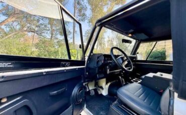 Land-rover-nas-90-1995-white-16