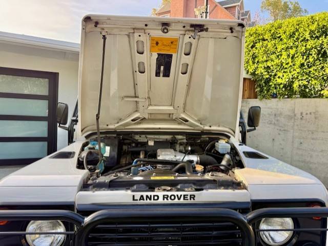 Land-rover-nas-90-1995-white-20