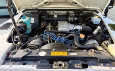 Land-rover-nas-90-1995-white-20