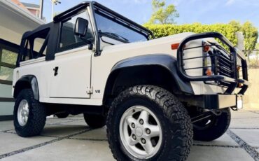 Land-rover-nas-90-1995-white