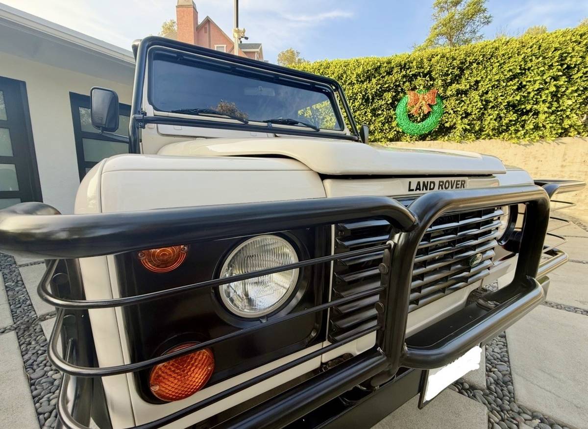 Land-rover-nas-90-1995-white-3