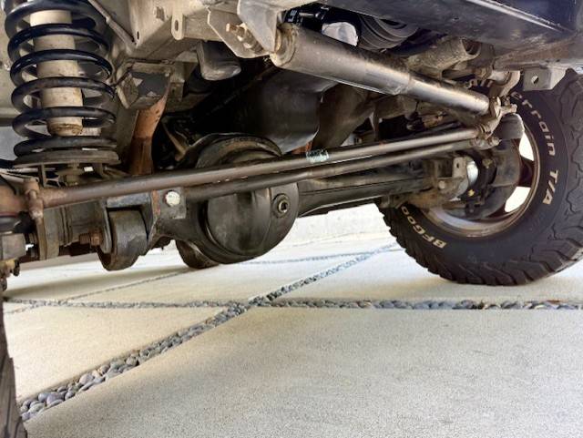 Land-rover-nas-90-1995-white-47