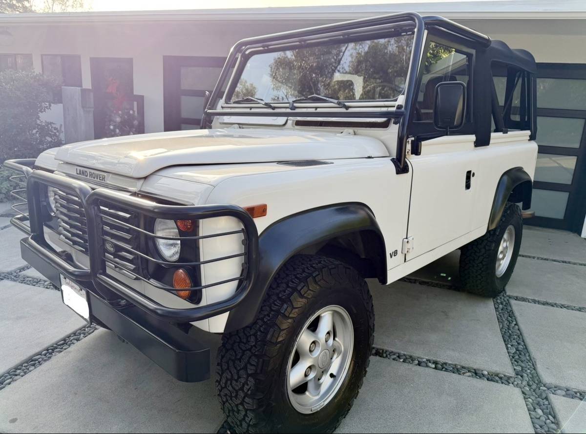Land-rover-nas-90-1995-white-5