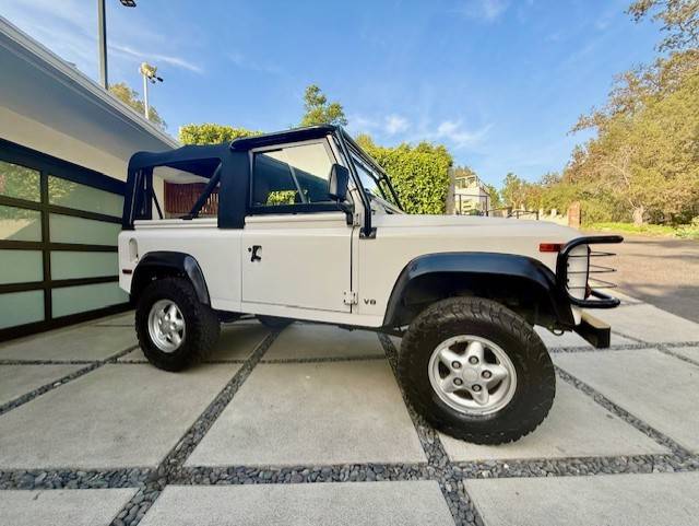 Land-rover-nas-90-1995-white-6