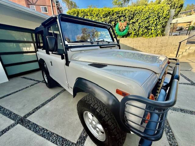 Land-rover-nas-90-1995-white-7