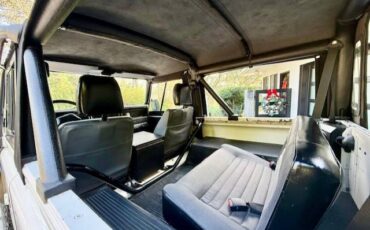 Land-rover-nas-90-1995-white-8