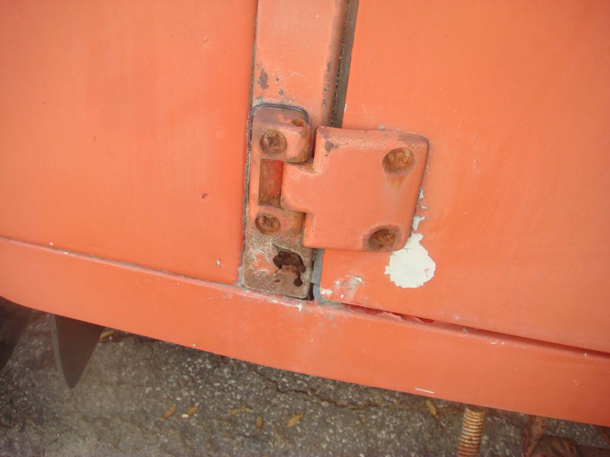 Land-rover-series-iii-1972-red-3