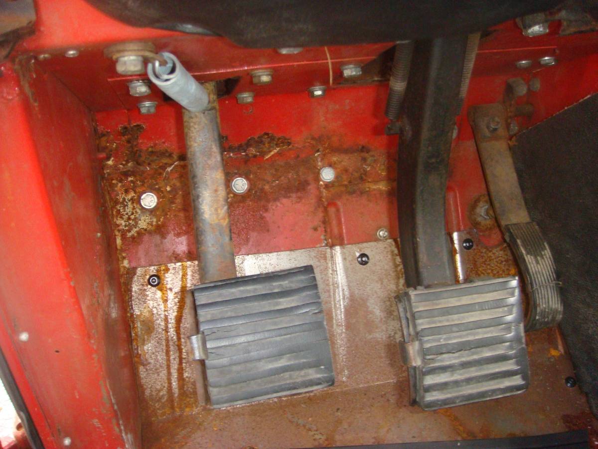 Land-rover-series-iii-1972-red-4