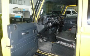 Landrover-defender-1993-yellow-1