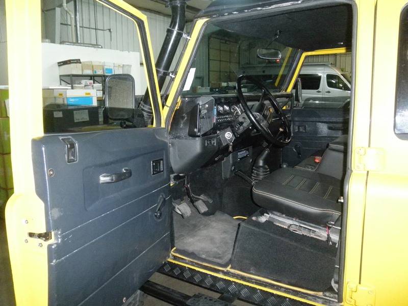 Landrover-defender-1993-yellow-1