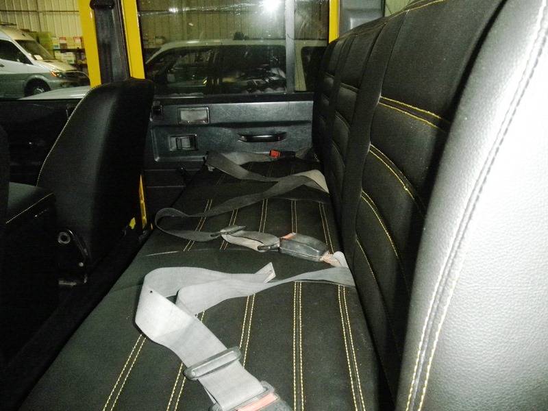 Landrover-defender-1993-yellow-10