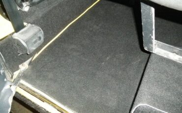 Landrover-defender-1993-yellow-16