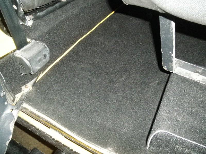 Landrover-defender-1993-yellow-16