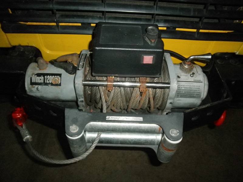 Landrover-defender-1993-yellow-18