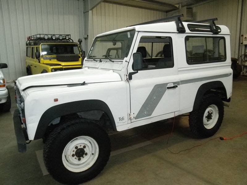 Landrover-defender-diesel-1995-white-1