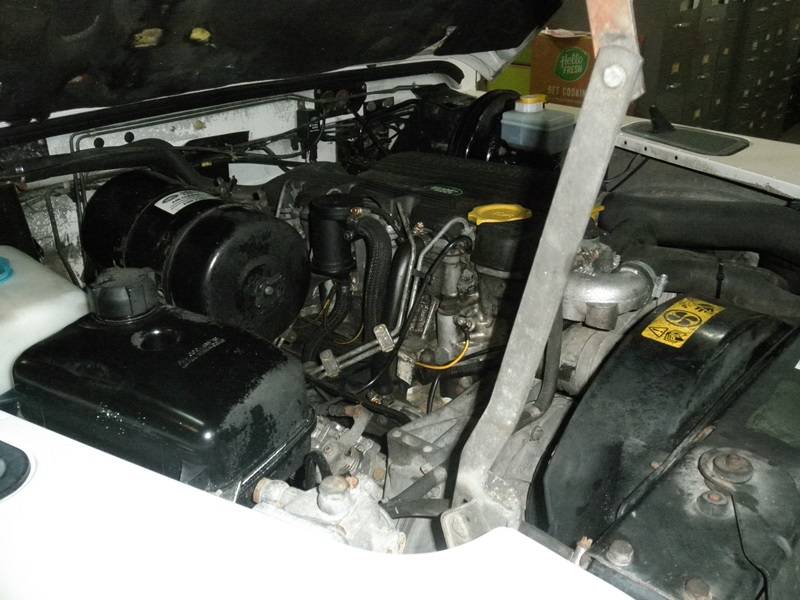 Landrover-defender-diesel-1995-white-13