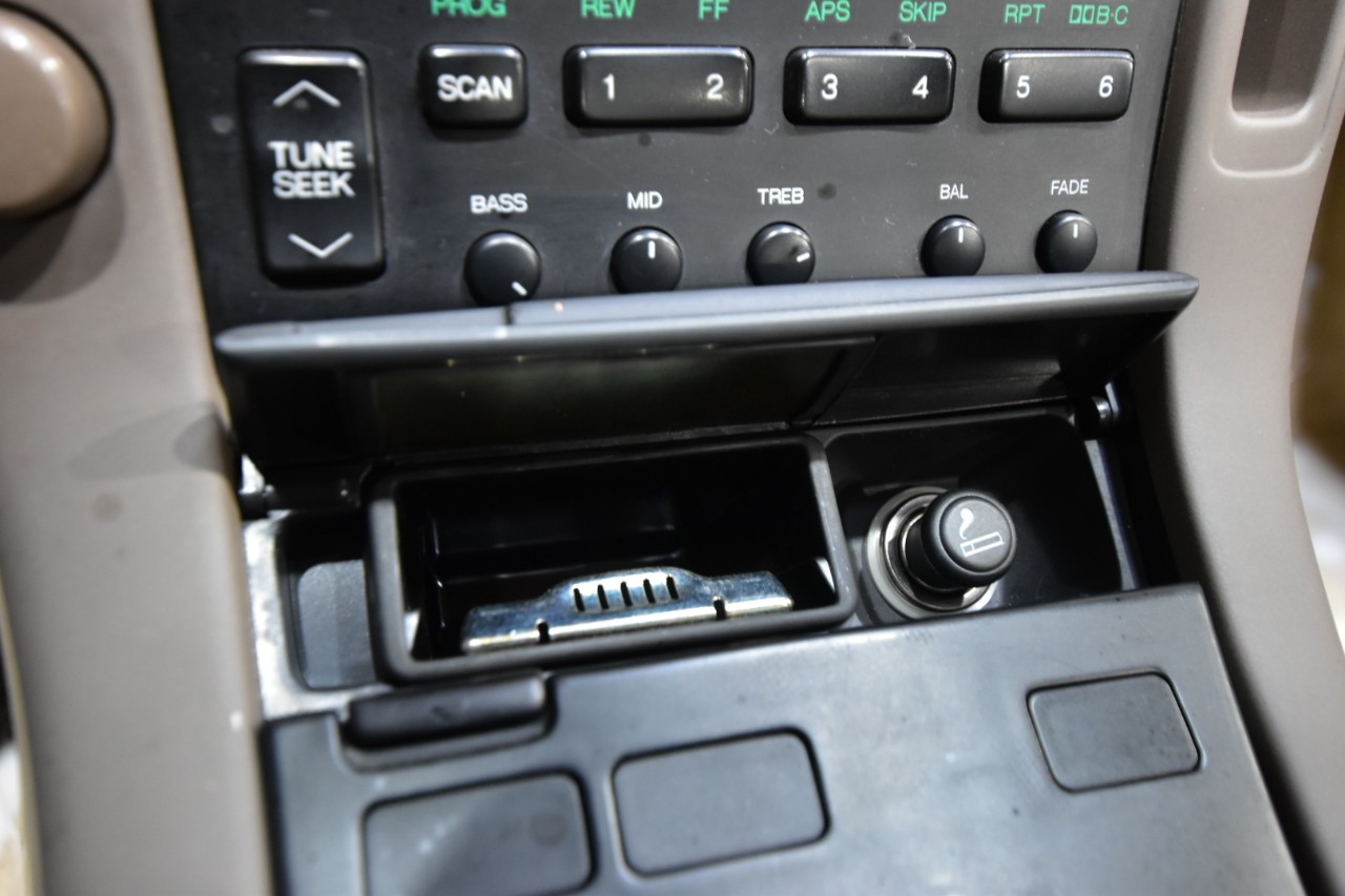 Lexus-SC-1992-Coupe-26