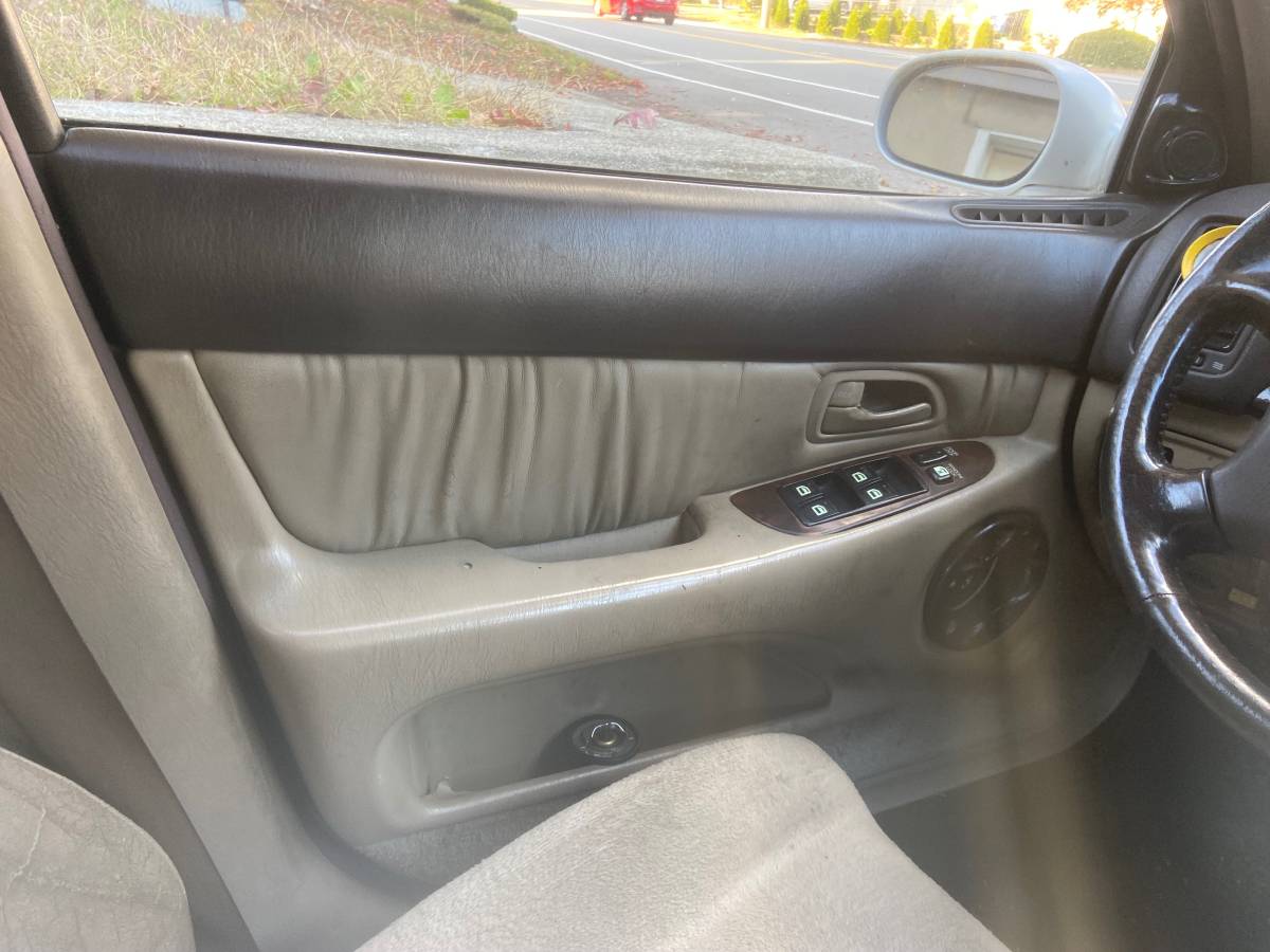 Lexus-gs300-1995-white-3