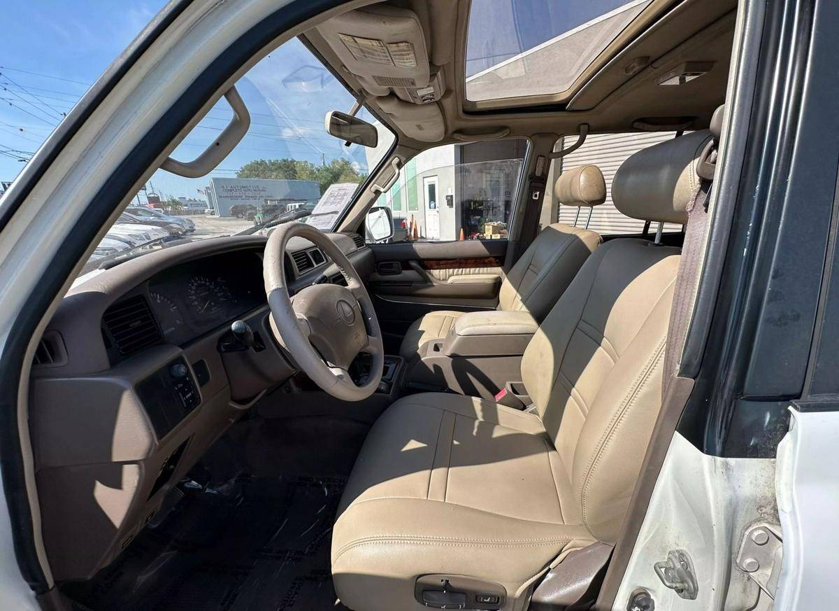 Lexus-lx-1996-white-20