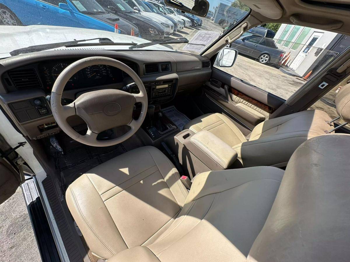 Lexus-lx-1996-white-21