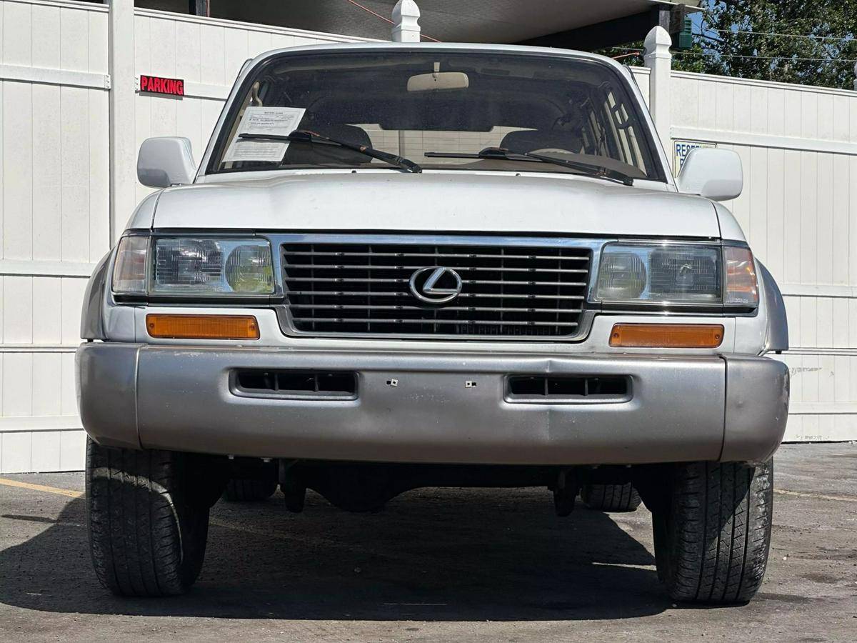 Lexus-lx-1996-white-5