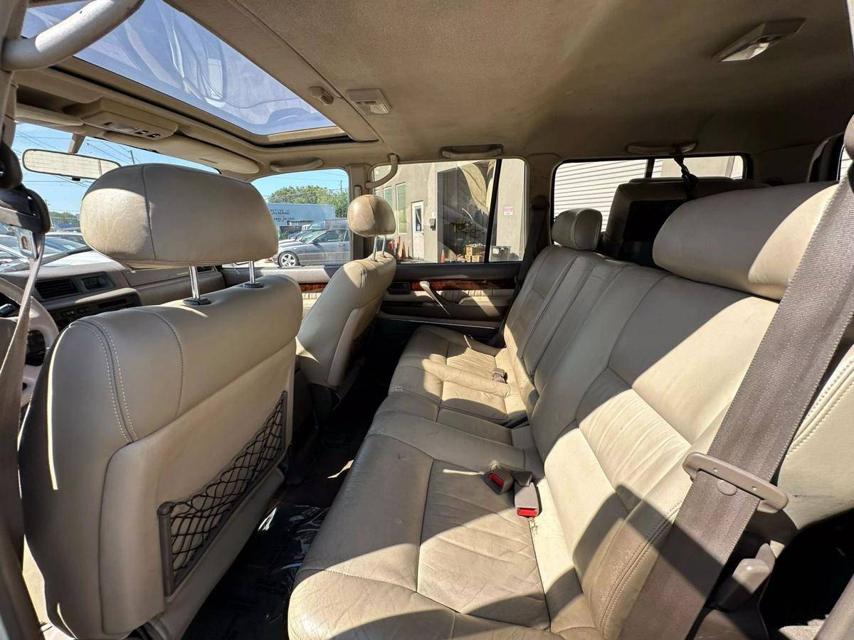 Lexus-lx-1996-white-7