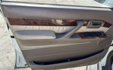 Lexus-lx-1996-white-8