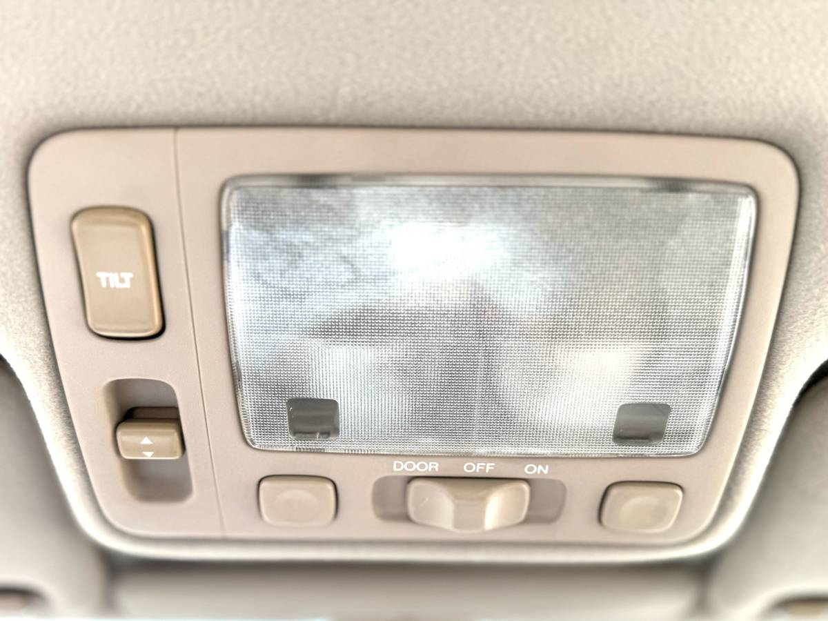 Lexus-sc-300400-1995-white-3