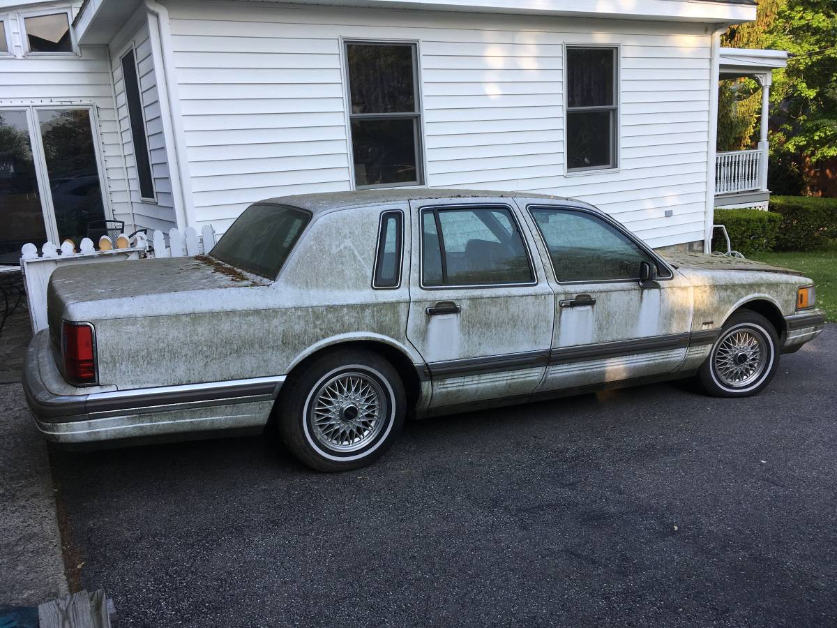 Linclon-town-car-1990-white-4