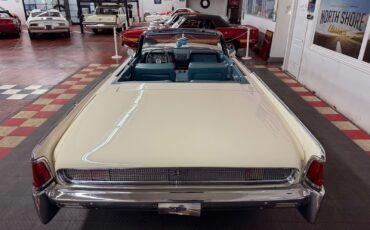 Lincoln-Continental-1961-4-Door-17