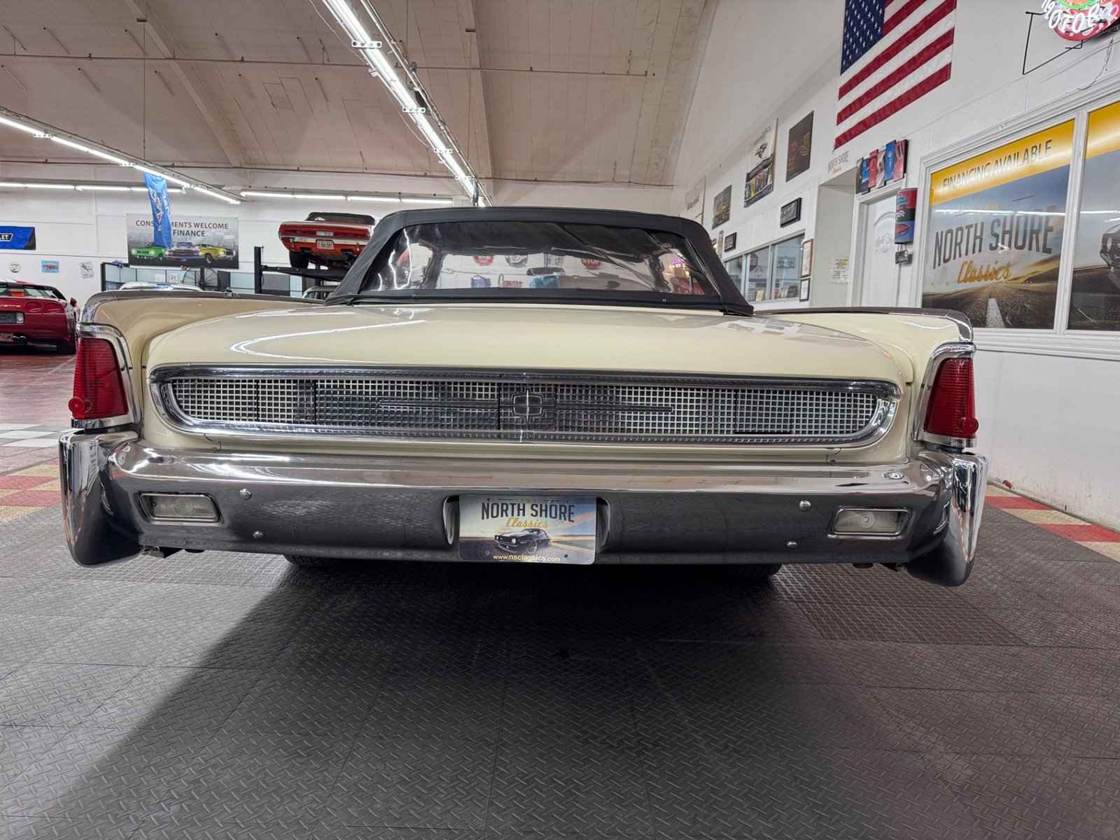 Lincoln-Continental-1961-4-Door-23