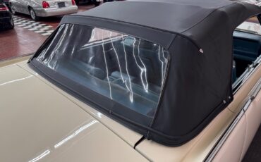 Lincoln-Continental-1961-4-Door-25