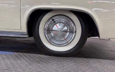 Lincoln-Continental-1961-4-Door-32