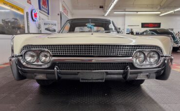 Lincoln-Continental-1961-4-Door-7
