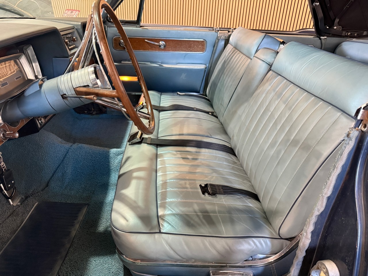 Lincoln-Continental-1962-Classic-Car-20