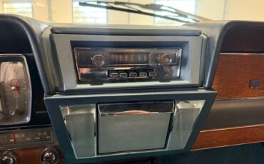 Lincoln-Continental-1962-Classic-Car-23