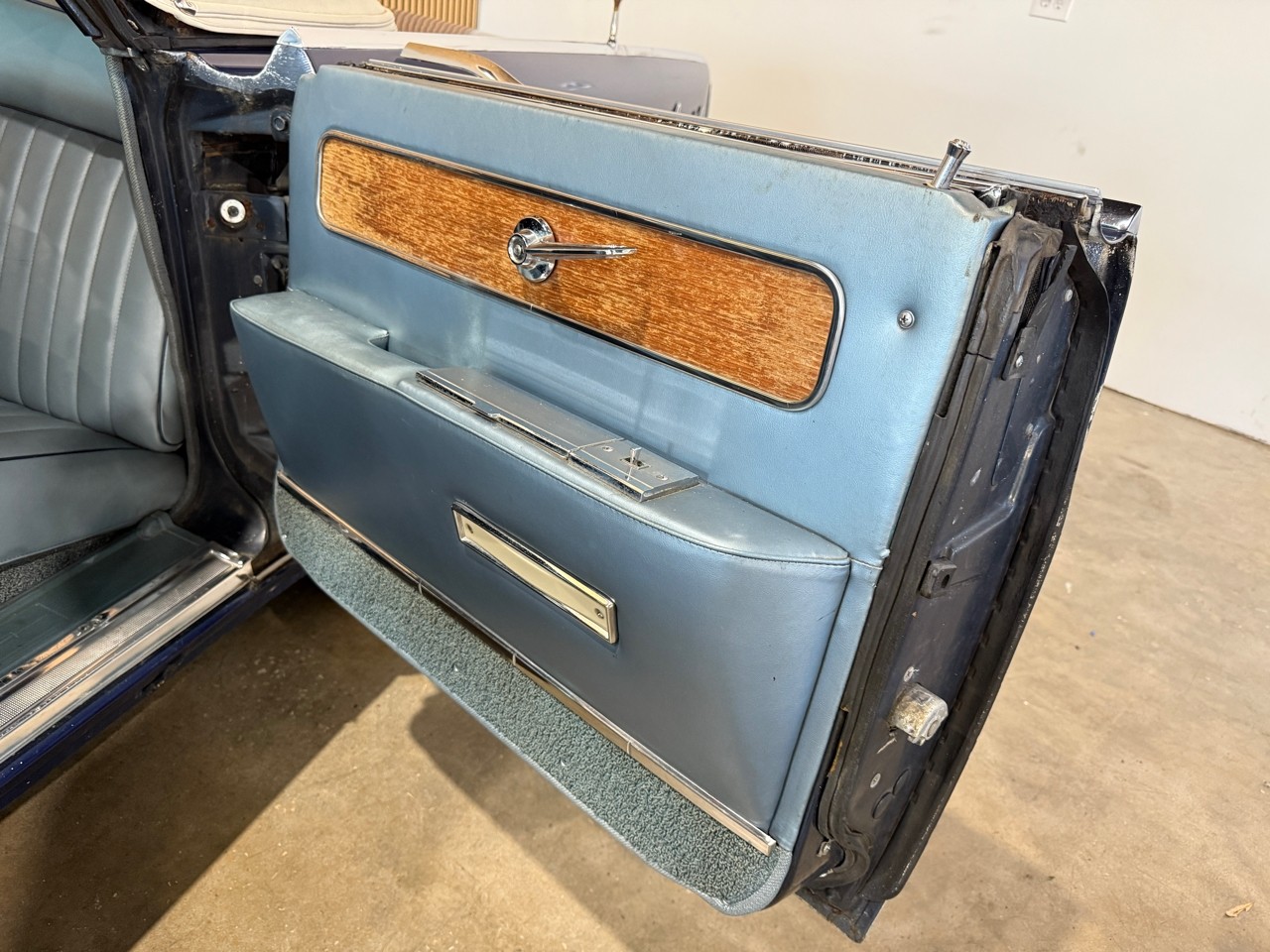 Lincoln-Continental-1962-Classic-Car-34